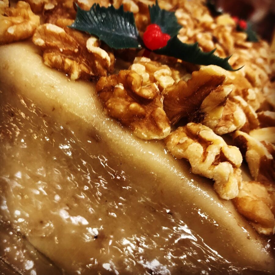 Turrón de nata y nueces